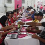 miles-de-venezolanos-asisten-a-feria-de-empleo-para-emigrantes-en-medellin-5619